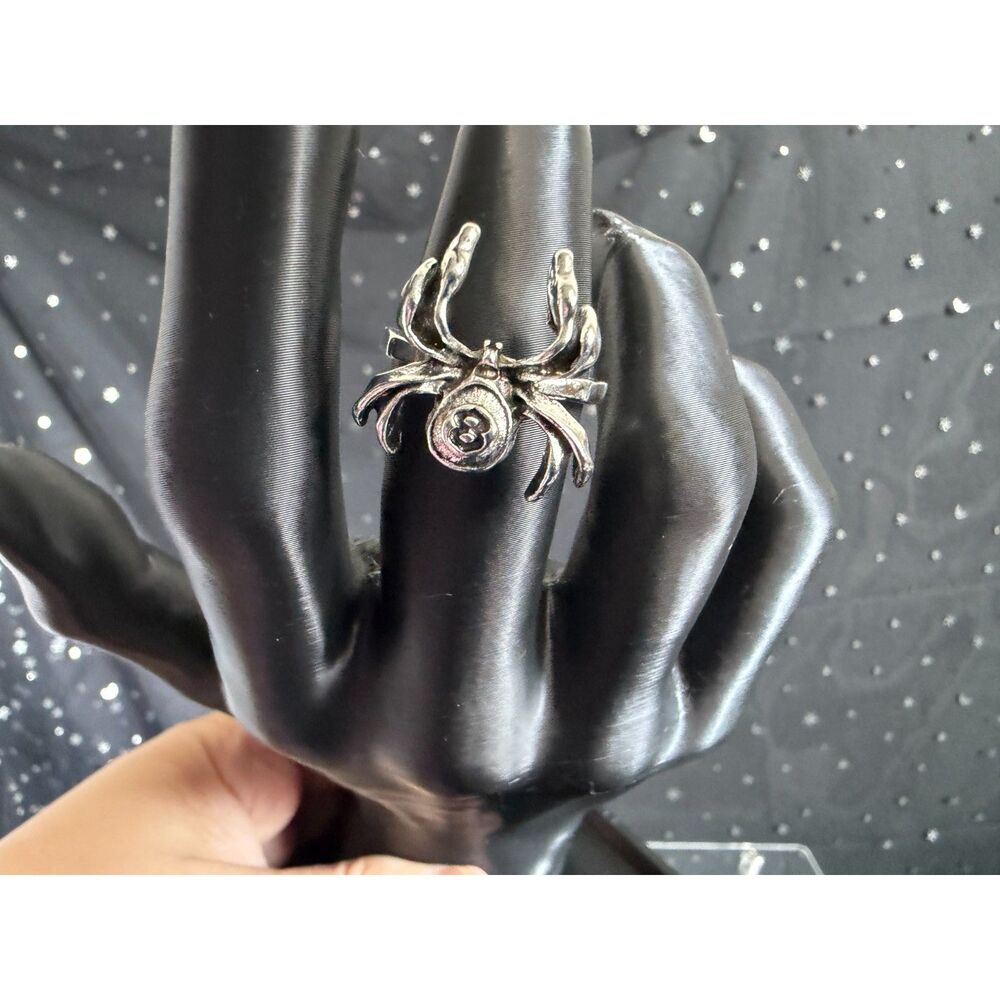 Spider 8 Ball Ring Size 8.5 Silver Tone Gothic Y2K Statement Ring